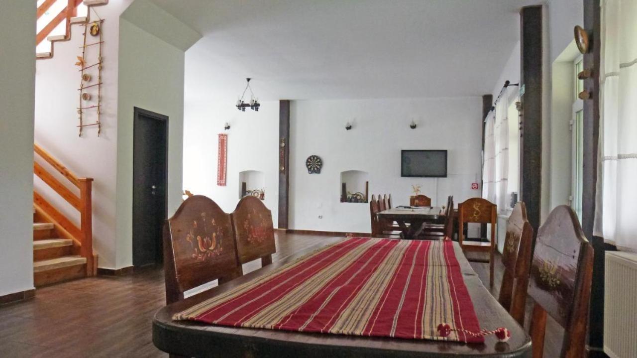 Sura Pietrei Craiului Zarnesti Exterior foto
